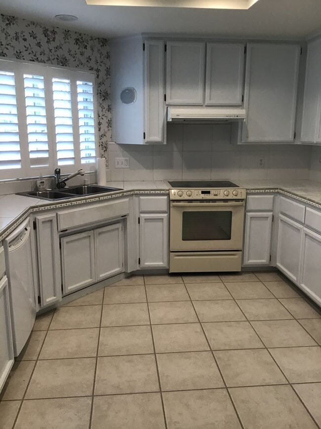 Photo - Beautiful Lake Wildwood Home on Cul-de-sac