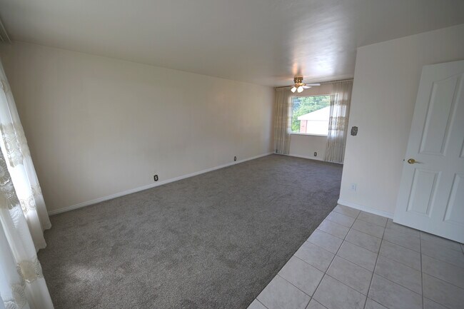 Main Living Area - 1829 E Severn Dr