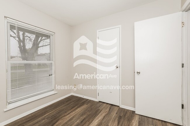 Photo - 1708 E Redfern Way