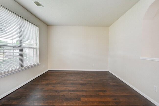 Photo - 21515 Pointed Oak Ln