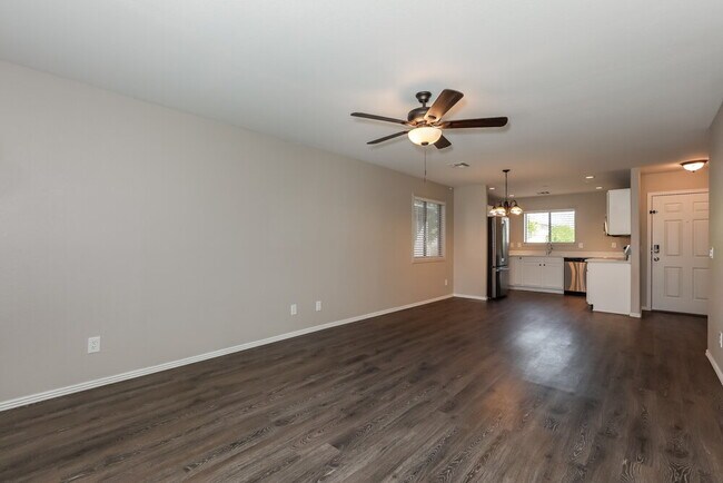 Photo - 1101 E Desert Rose Trail