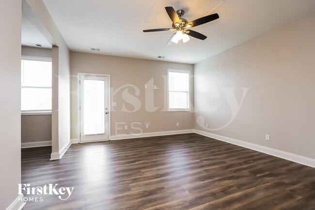 Photo - 1238 Catawba Way