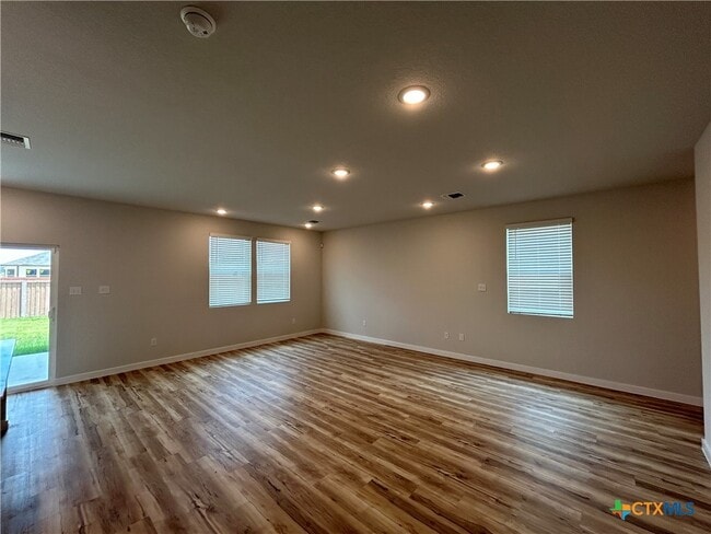 Photo - 4305 Danforth St