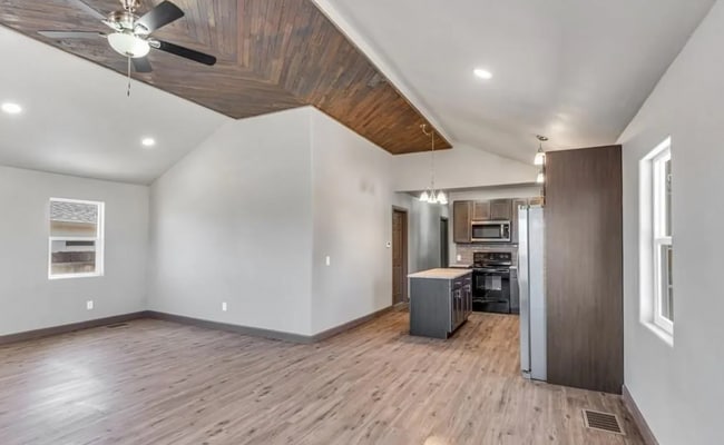 Photo - 2803 West St