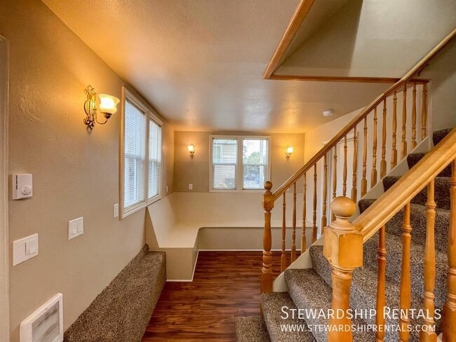 Photo - 1472 E 19th Ave