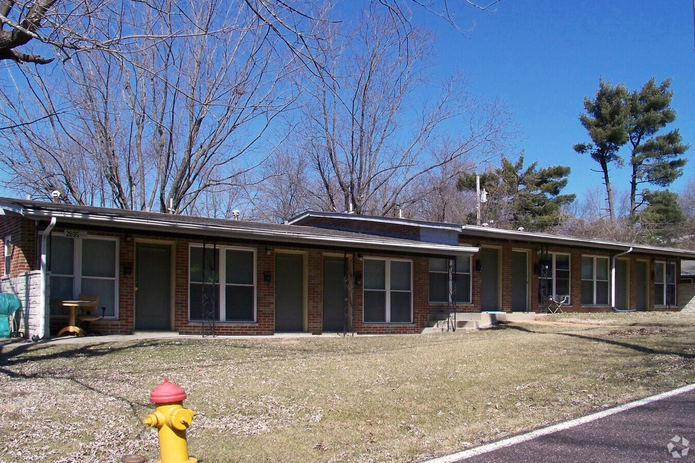 View from the southeast - Adie Garden Apartments Building II