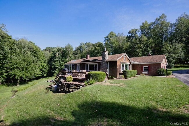 Building Photo - 116 Schoolhouse Ln