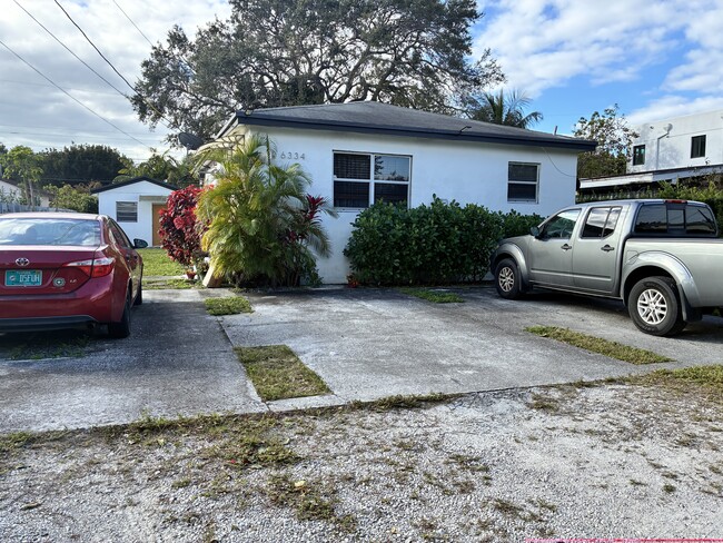 Building Photo - 6334 SW 35th St