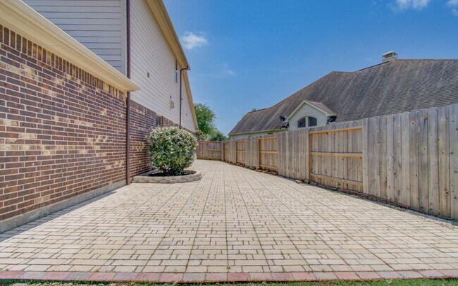 Photo - 28666 Pleasant Forest Dr