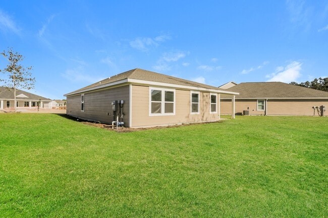 Photo - 560 Riverwalk Cir