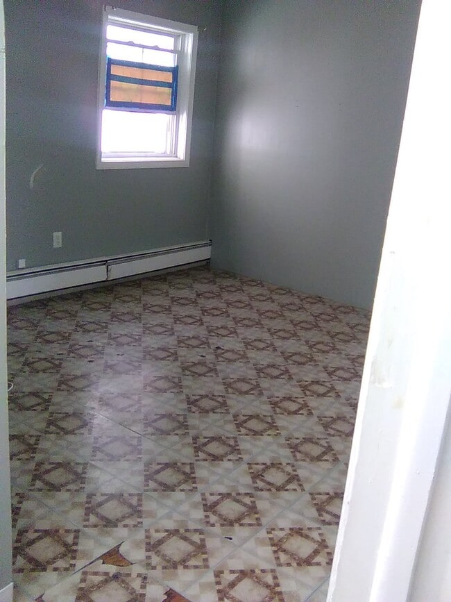 Photo - 573 Roosevelt Ave Unit apt 3