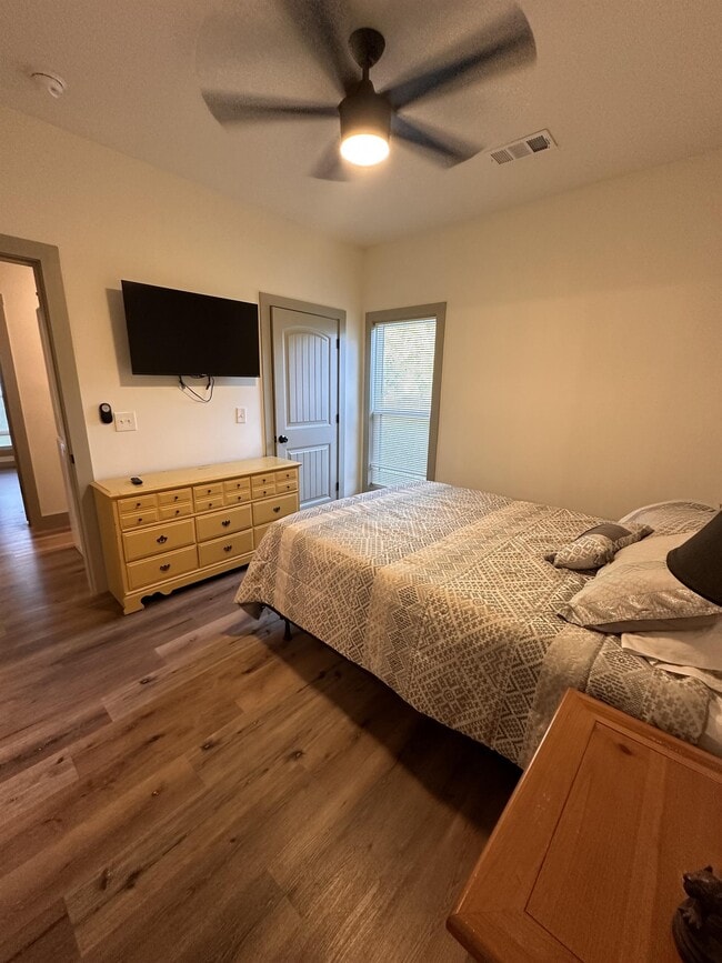 Photo - 145 Cayuga St