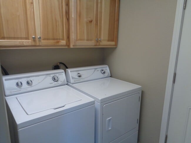 Photo - Charming 2 Bedroom Home!