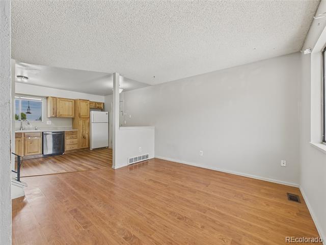 904 S Uravan St