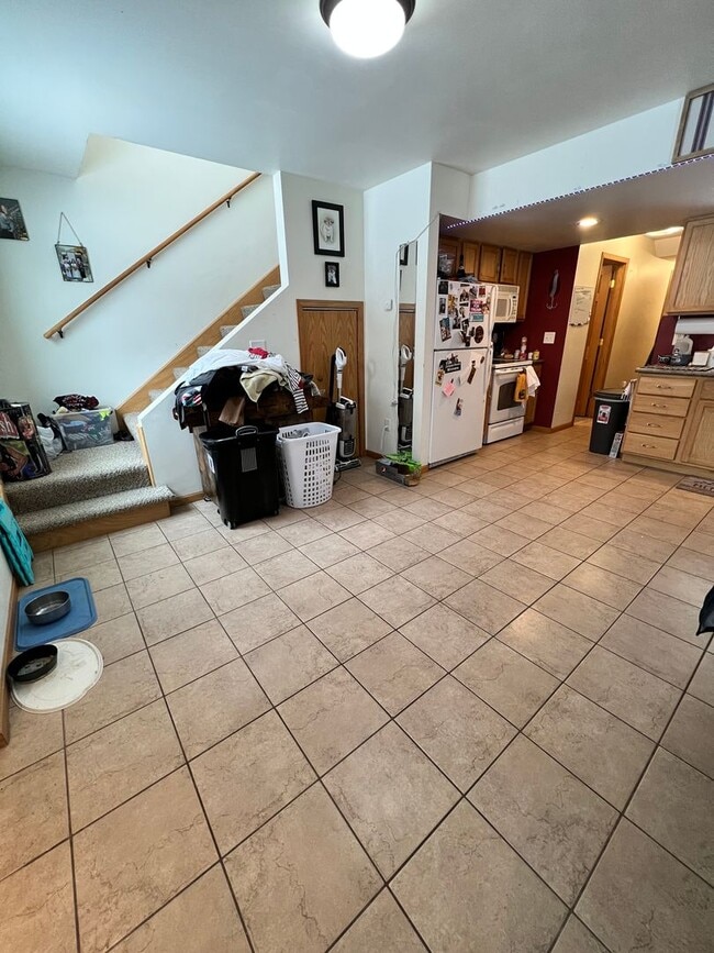 Photo - 1318 N 19th Ave E