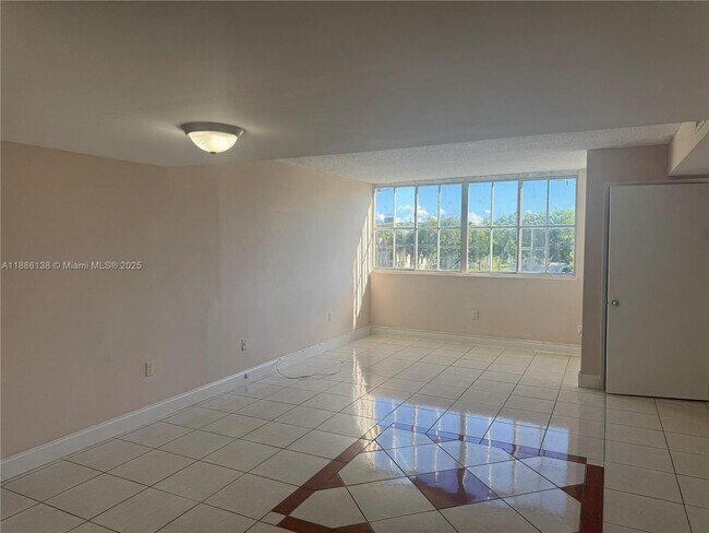 Photo - 6045 NW 186th St Unidad 323