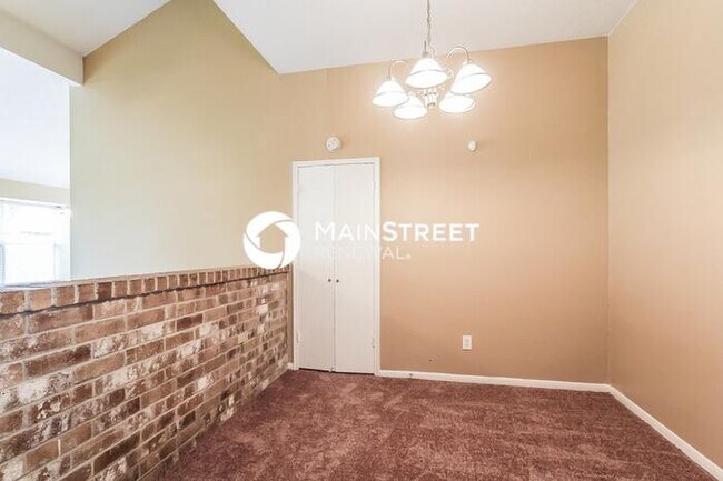Photo - 3 Bedroom Pet-Friendly Home in Houston, TX with Main Street Renewal
