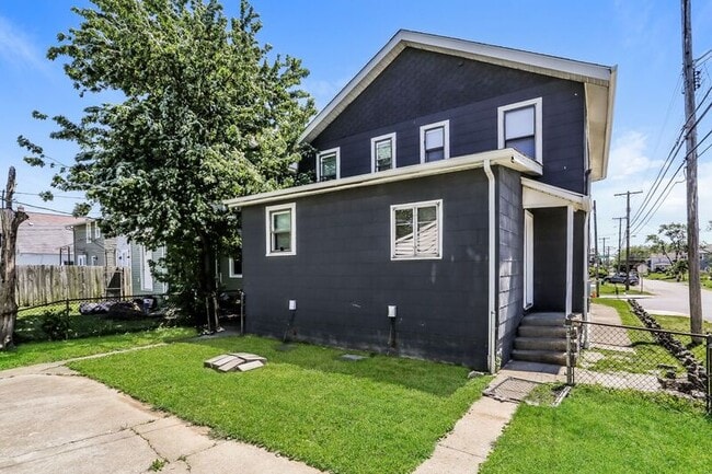 Photo - 732-734-734 E Deshler Ave
