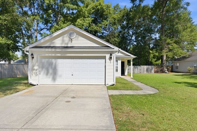 Building Photo - Comfortable 3BR Ranch with 2-Car Garage in Northwoods Pointe