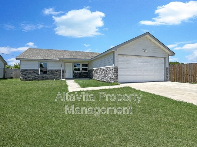 Building Photo - 437 S Cleburne Whitney Rd Rental