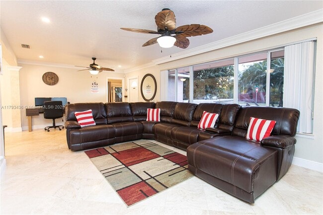 Photo - 433 SE 3rd Terrace