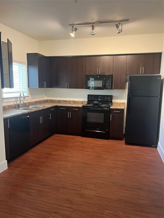 Building Photo - 7625 Hammerly Blvd Unit 320 Rental