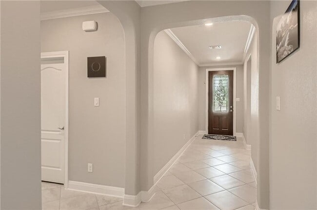 Photo - 303 White River Dr