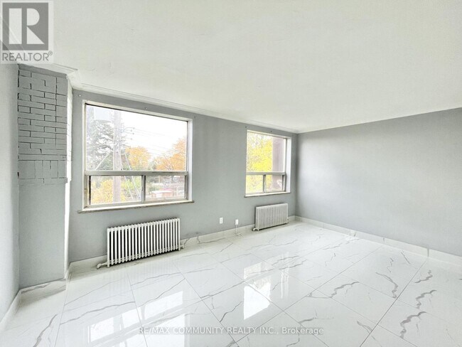 Photo - 2624 Eglinton Ave E Unit 2