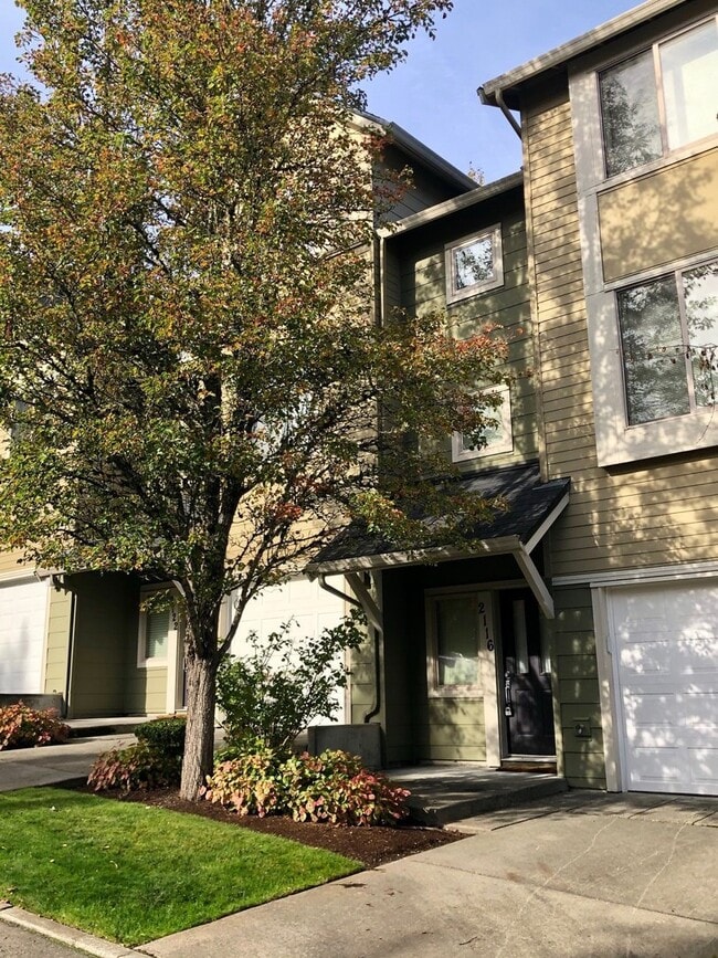 Building Photo - 3 Bedroom 2.5 Bath Issaquah Townhouse