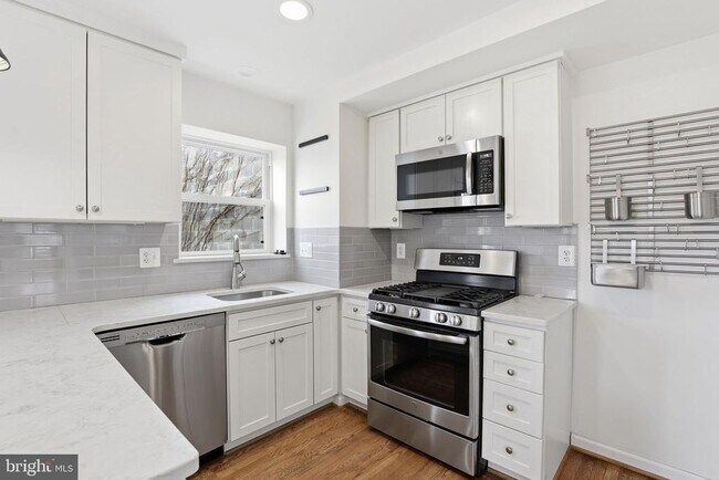 Photo - 2306 Riverview Terrace