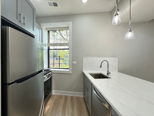 459 W George St Unit 50
