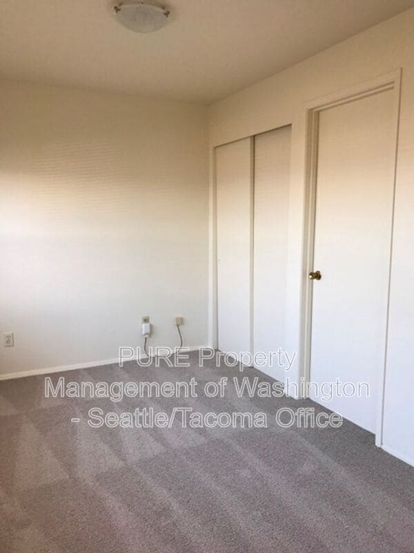 Photo - 2356 Alki Ave SW