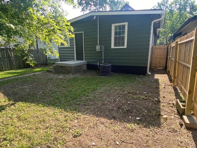 Photo - 938 N Gray St
