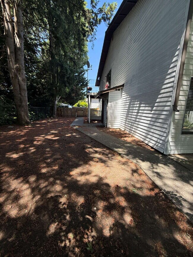 Photo - Hidden Gem in Auburn Available Now! Unit 4