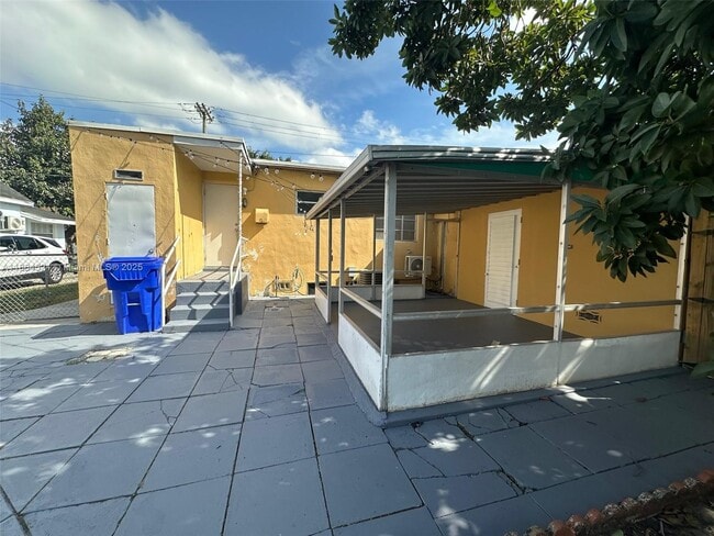 Photo - 1020 NW 33rd Ave House