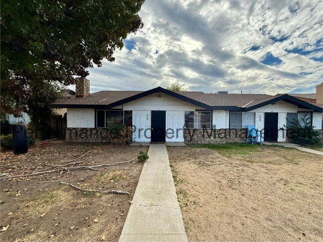 Building Photo - 239 W China Grade Loop Unit A