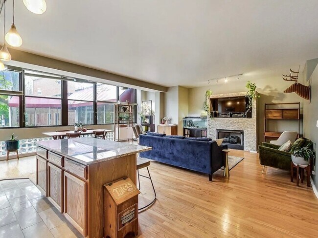 Photo - 5200 S Ellis Ave Unidad 112