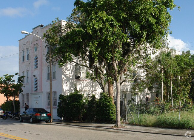 Photo - Nor-Way Apartments