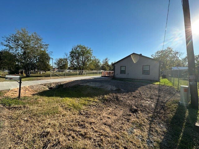 Photo - 8310 Park St