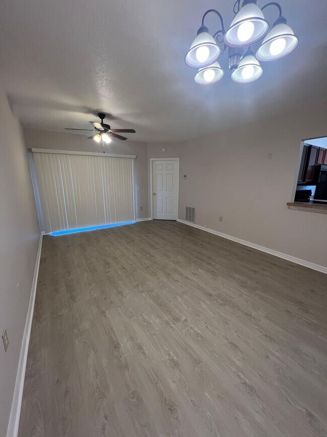 3 bed/2 bath in Villages of Bloomingdale Condo Unit 201 Condo for