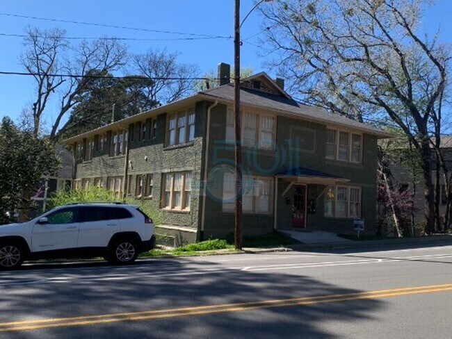 Photo - Newly Renovated Immaculate Apartment In Hillcrest!!!!! Just Blocks from UAMS!!