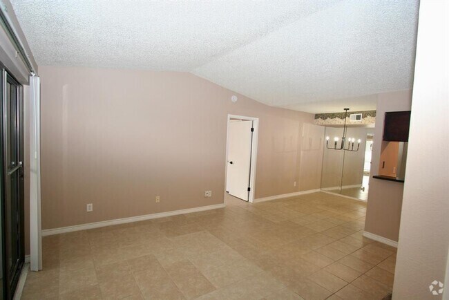 Building Photo - 17331 Red Oak Dr Unit 48 Rental
