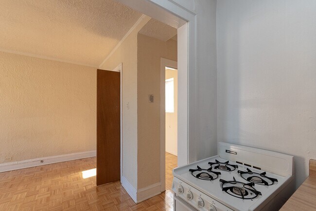 Photo - 653 W Belmont Ave Unit 304