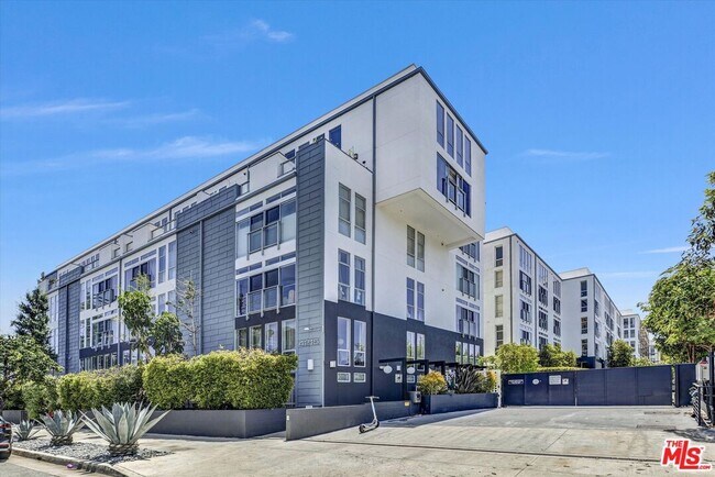 Photo - 4215 Glencoe Ave Condo Unit 207