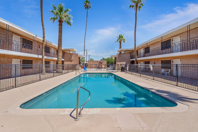 Pool Area - Pueblo Grande Apartments