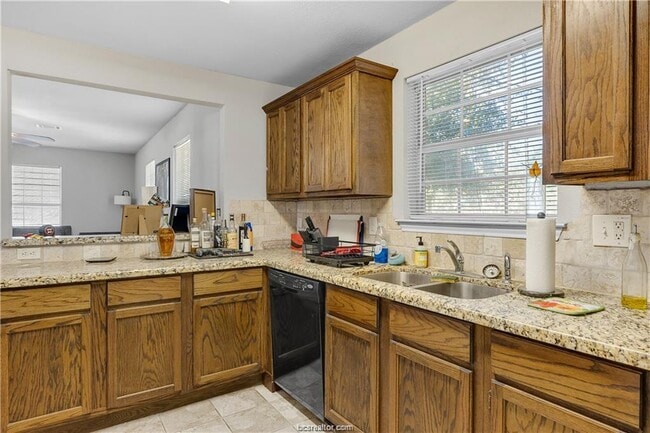 Photo - 807 Pasler St