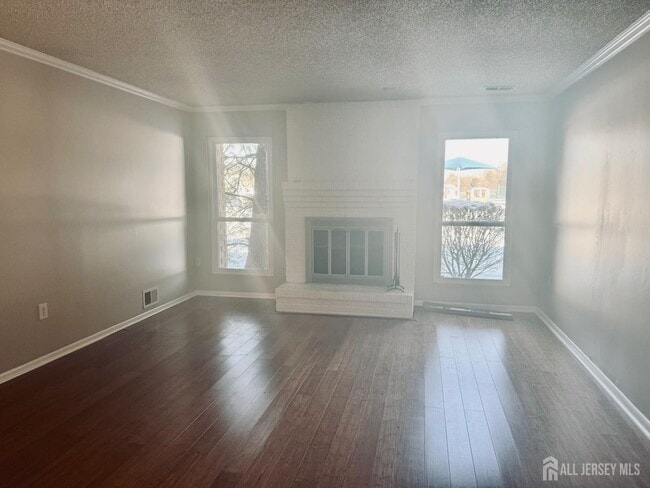 Photo - 256 Willowbrook Dr