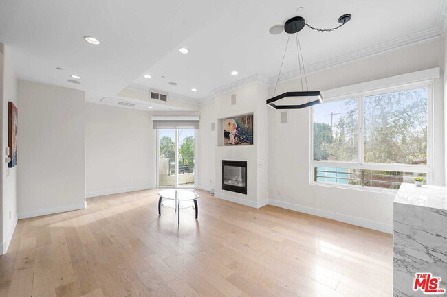 Photo - 438 Arnaz Dr Unit 106