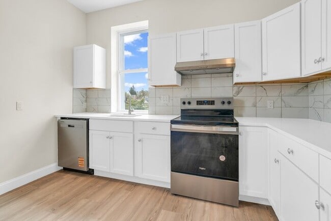 Photo - 18 N Main St