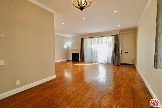 Photo - 1825 Thayer Ave